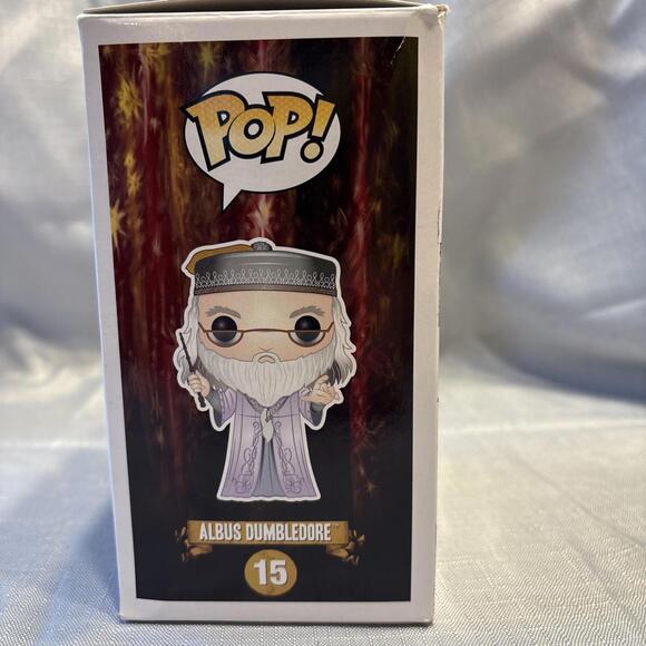 Funko Pop! Vinyl: Harry Potter - Albus Dumbledore (w/ Wand) #15 - Picture 4 of 6